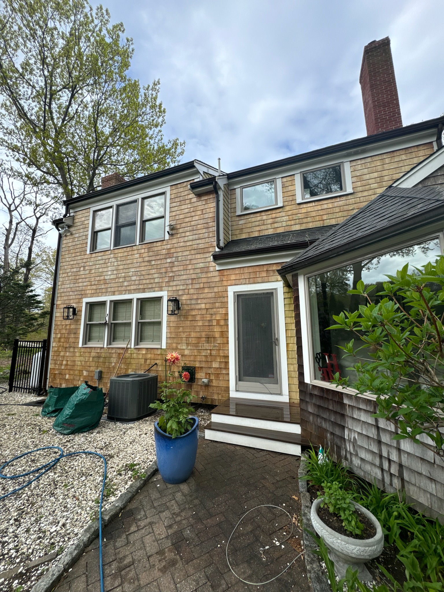 Soft Washing Siding in Holbrook, MA